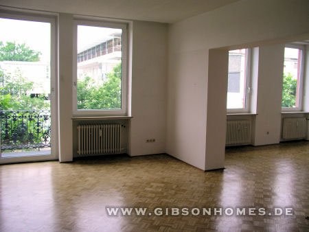 Wohn- und Ezimmer - Apartment in 61348 Bad Homburg Innenstadt
